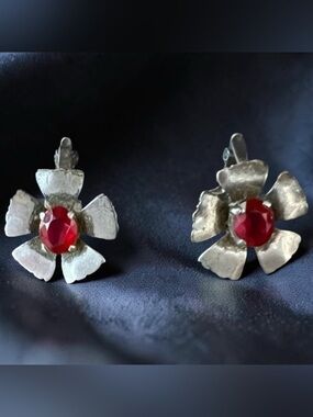 40s Style Prong Set Garnet Floral Motif Sterling Silver Clip-On Earrings